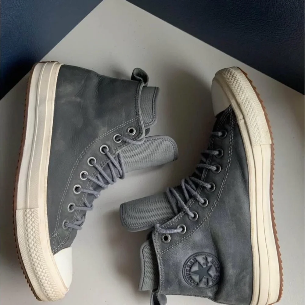 Converse Chuck Taylor Nubuck Boot size 8W / 6M
